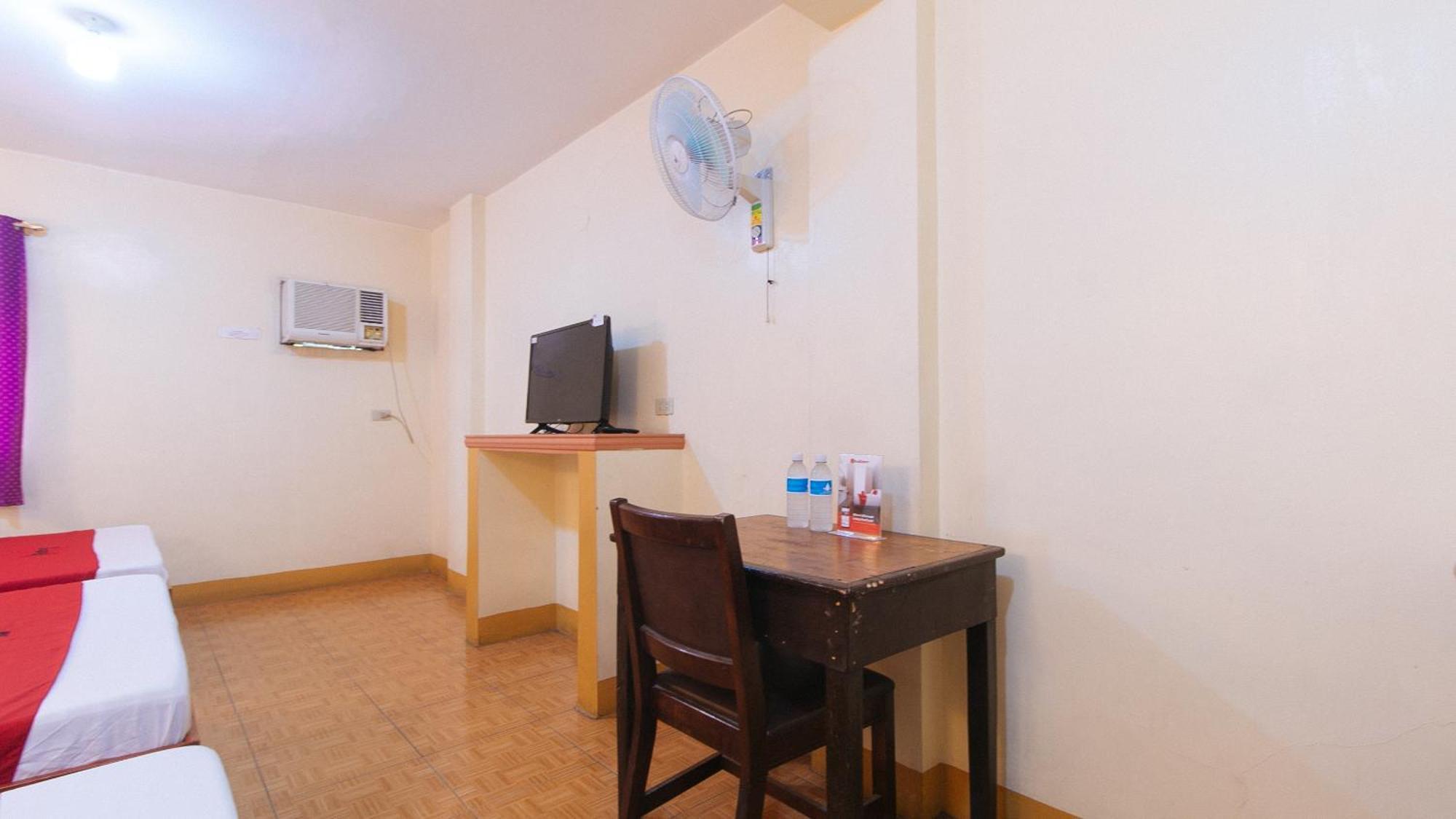 Reddoorz @ Golden Victory Hotel Mabalacat Pampanga 外观 照片